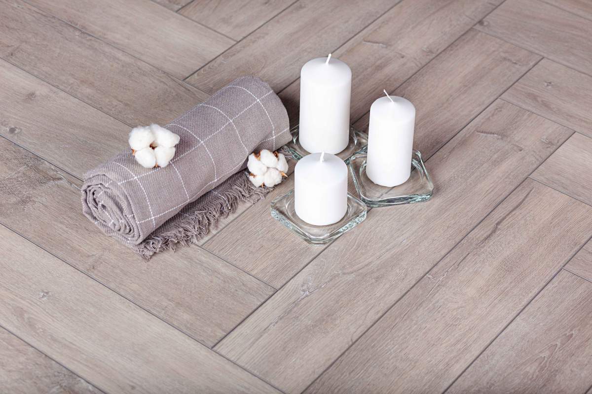 Замковая ПВХ плитка "Aberhof" Carmelita 1682 (615*123*5 мм) — купить в Дзержинске