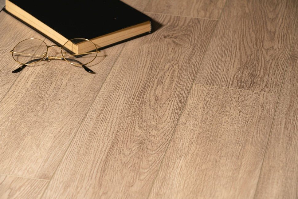 Виниловый ламинат "Bonkeel" Style Дуб Гарднер (1200*125*4 мм) — купить в Дзержинске